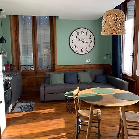 A Deux Pas De La Gare, La Maison Rouge Albertville Εξωτερικό φωτογραφία