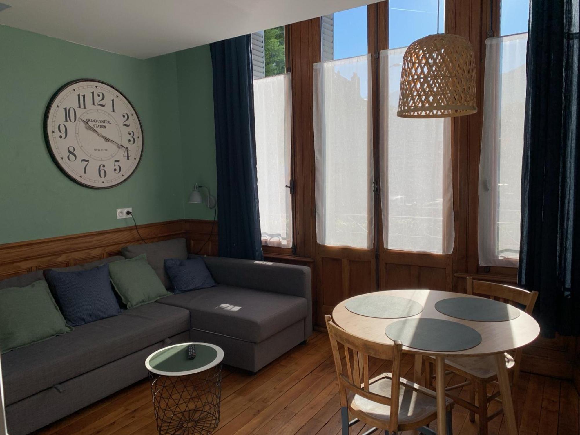 A Deux Pas De La Gare, La Maison Rouge Albertville Εξωτερικό φωτογραφία