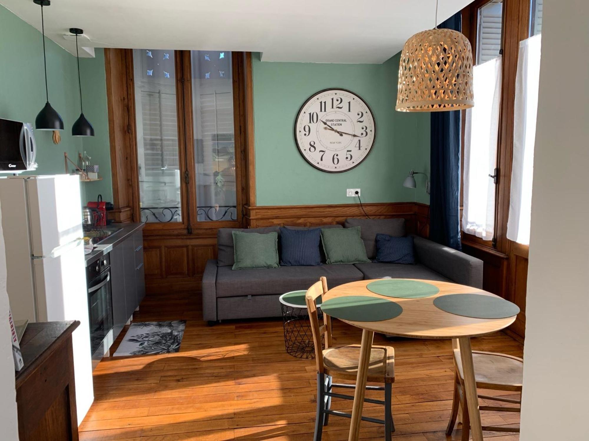 A Deux Pas De La Gare, La Maison Rouge Albertville Εξωτερικό φωτογραφία