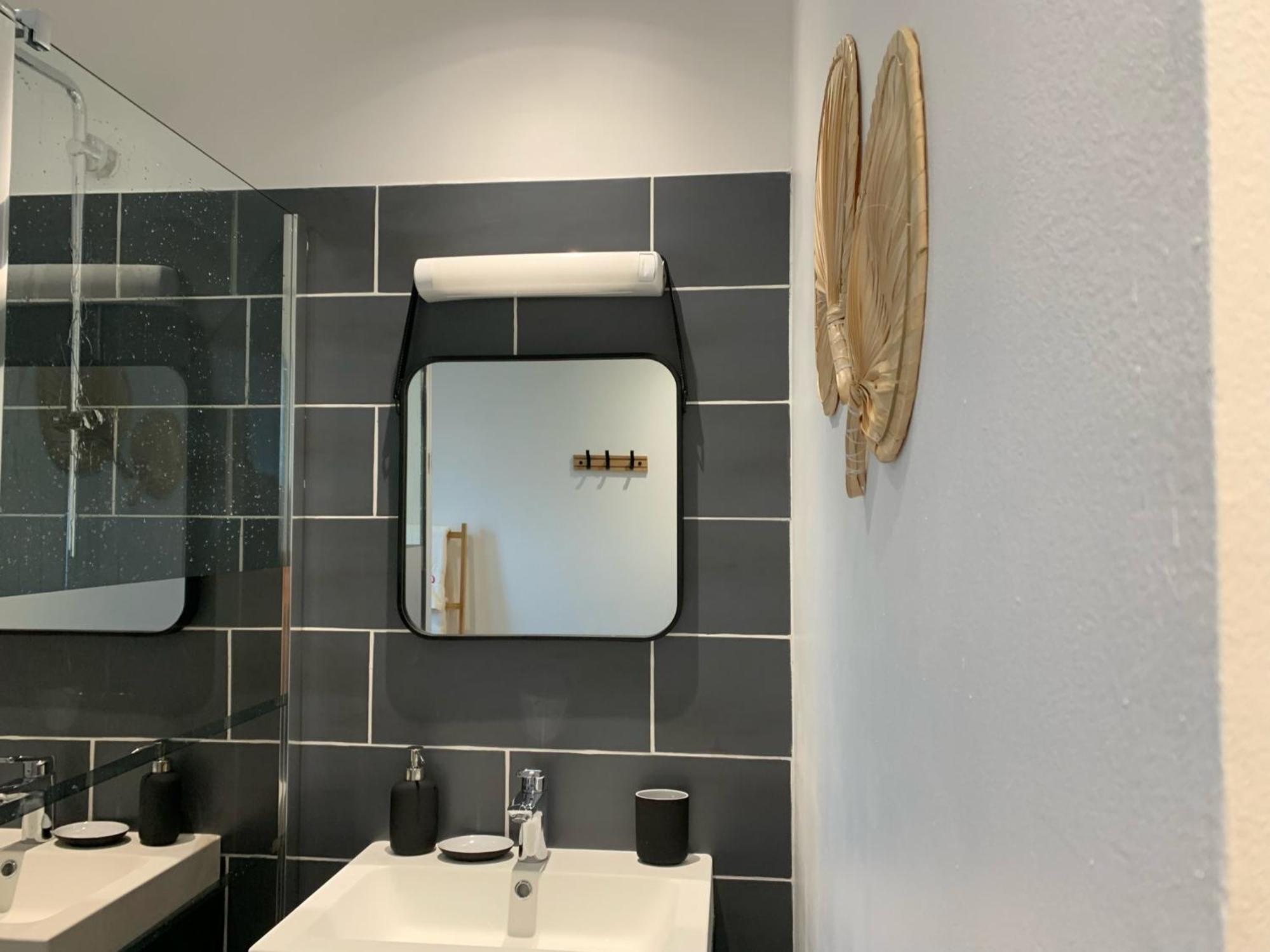 A Deux Pas De La Gare, La Maison Rouge Albertville Εξωτερικό φωτογραφία
